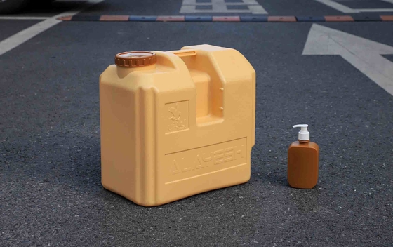 Gepersonaliseerde kleur 20 liter emmer met kraan voor de harsindustrie